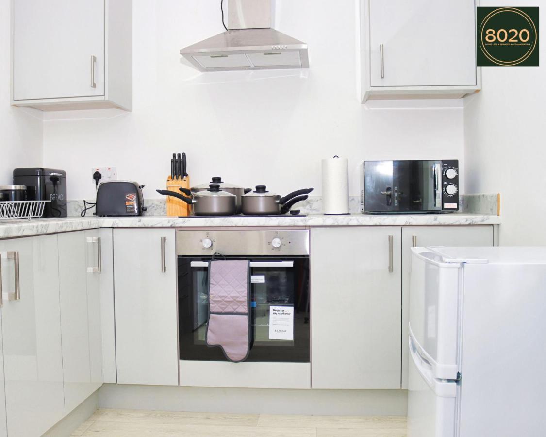 Lancing Apartments - Spacious 2 Bed - Sleeps 6 - Burnham Village Слау Екстериор снимка